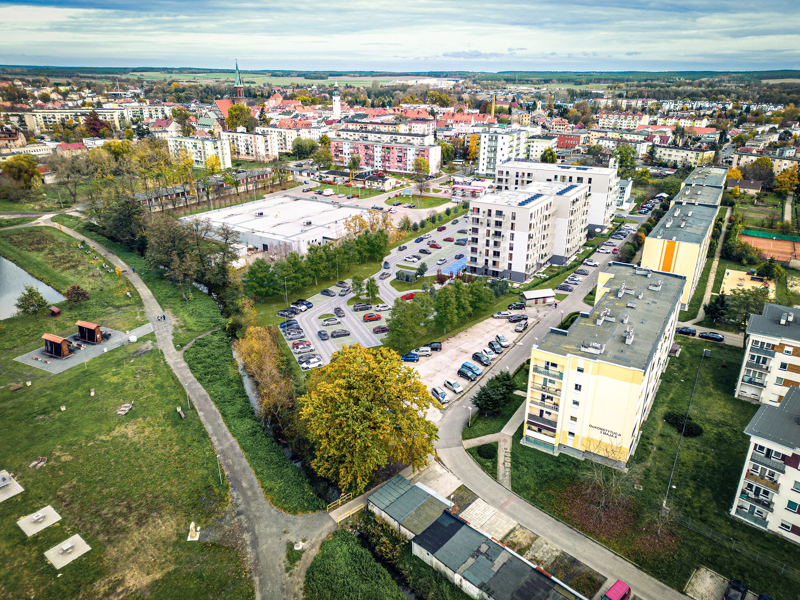 Osiedle Tkacka i okoliczna zabudowa Sulechowa z lotu ptaka